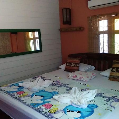 Green House Backpacker Hostel Chiang Mai Exterior photo
