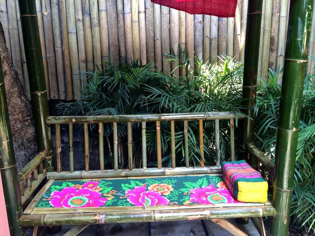 Green House Backpacker Hostel Chiang Mai Exterior photo