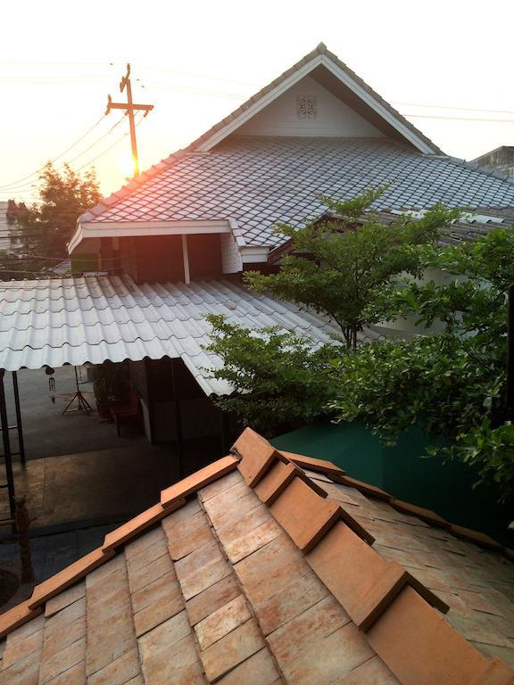 Green House Backpacker Hostel Chiang Mai Exterior photo
