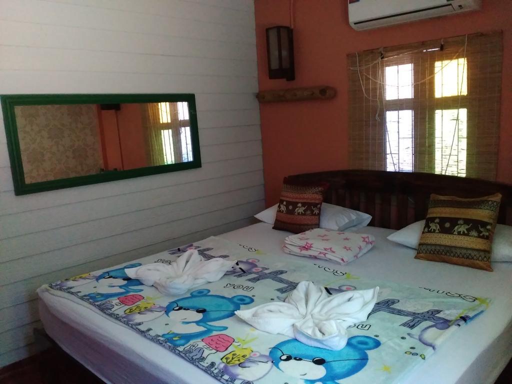 Green House Backpacker Hostel Chiang Mai Exterior photo