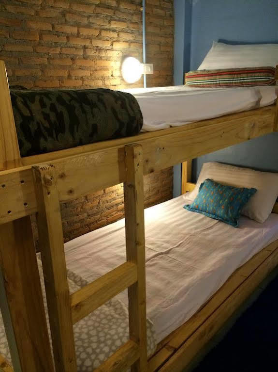 Green House Backpacker Hostel Chiang Mai Exterior photo